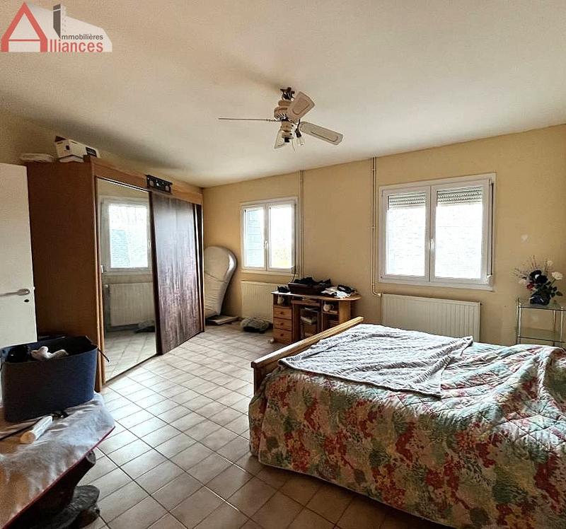 Maison - 218 m² - 9 pièces