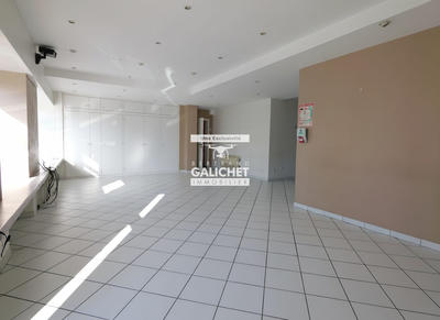 Local d'activités - 165 m²