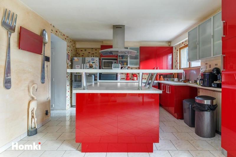 Maison - 180 m² - 6 pièces