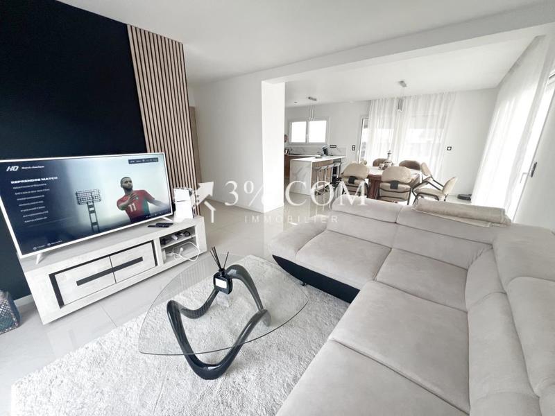 Maison - 121 m² - 5 pièces