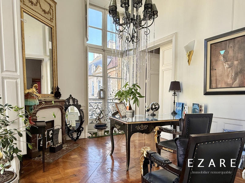 Appartement - 258 m² - 5 pièces