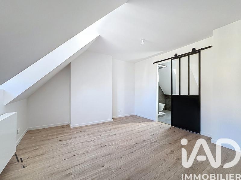 Maison - 181 m² - 9 pièces