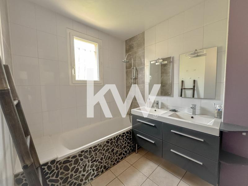 Maison - 90 m² - 4 pièces