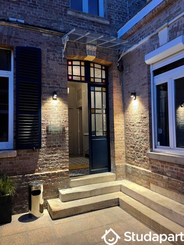 Maison - 300 m² - 1 pièce