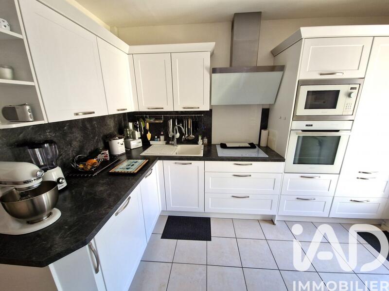 Maison - 92 m² - 5 pièces