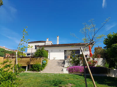 Villa - 185 m² - 6 pièces