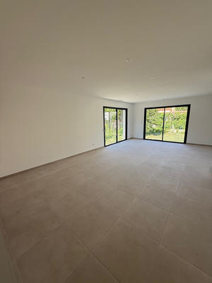 Maison - 94 m² - 4 pièces