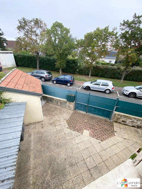 Maison traditionnelle - 165 m² - 8 pièces