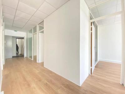 Bureau - 85 m²