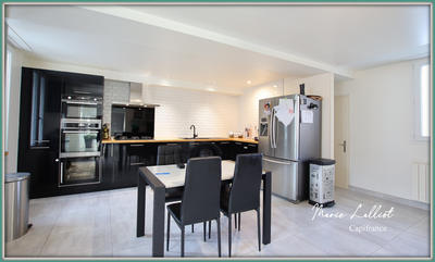 Maison - 360 m² - 10 pièces