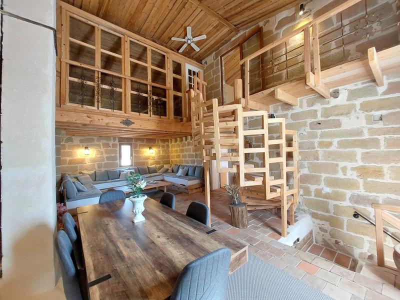 Maison - 140 m² - 5 pièces