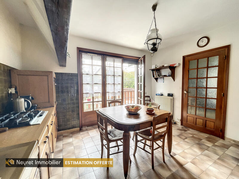 Maison - 245 m² - 7 pièces