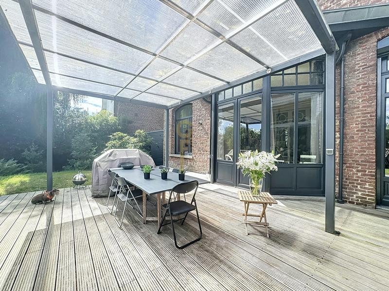 Maison - 435 m² - 9 pièces