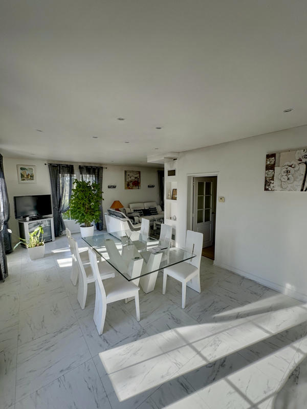 Maison - 185 m² - 6 pièces