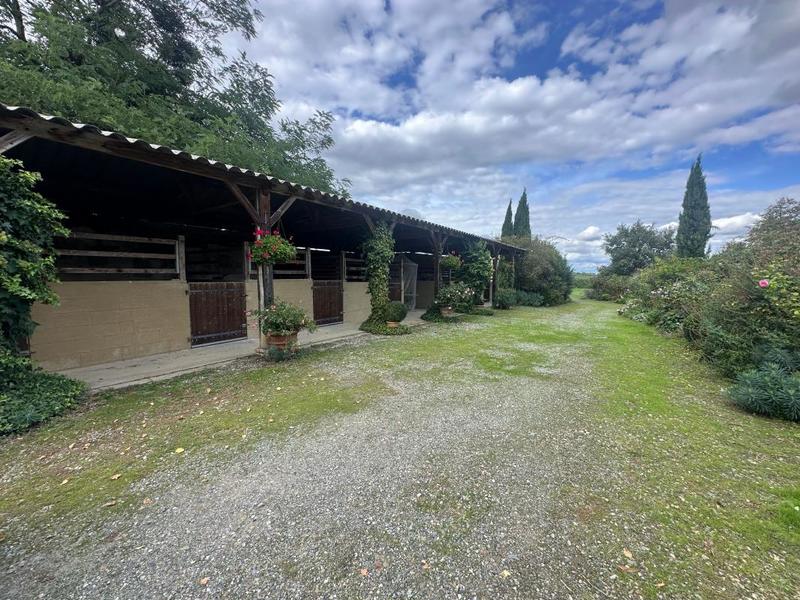 Maison - 200 m² - 7 pièces