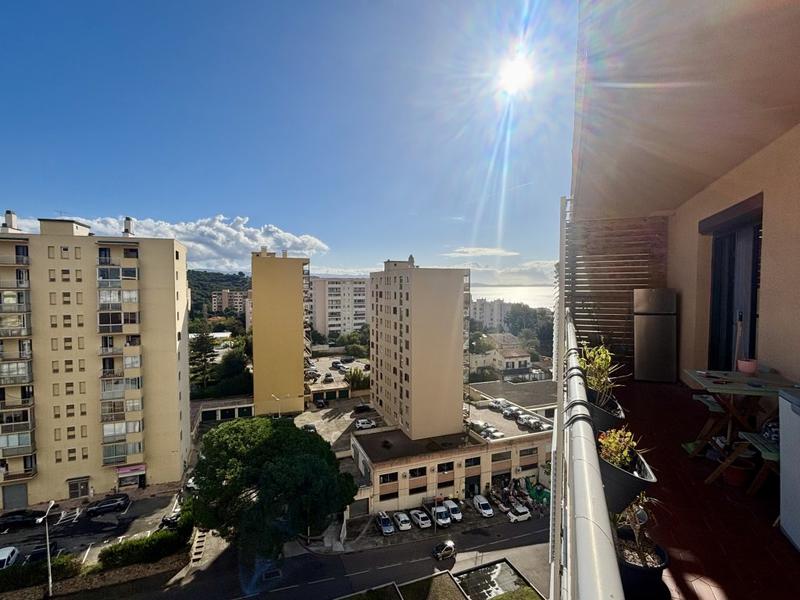 Appartement - 82 m² - 3 pièces