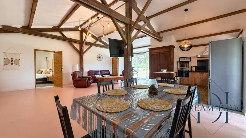 Maison - 271 m² - 9 pièces