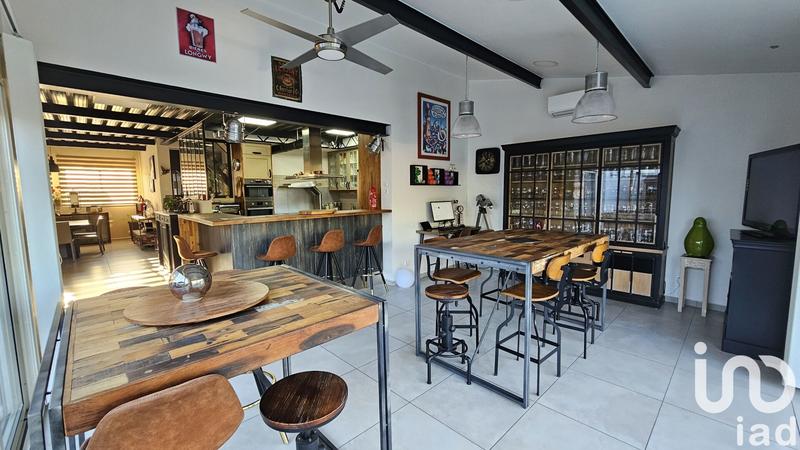 Maison - 214 m² - 7 pièces