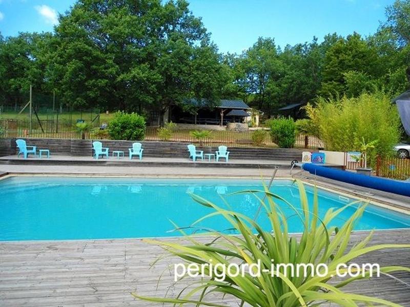 Maison traditionnelle - 641 m² - 23 pièces