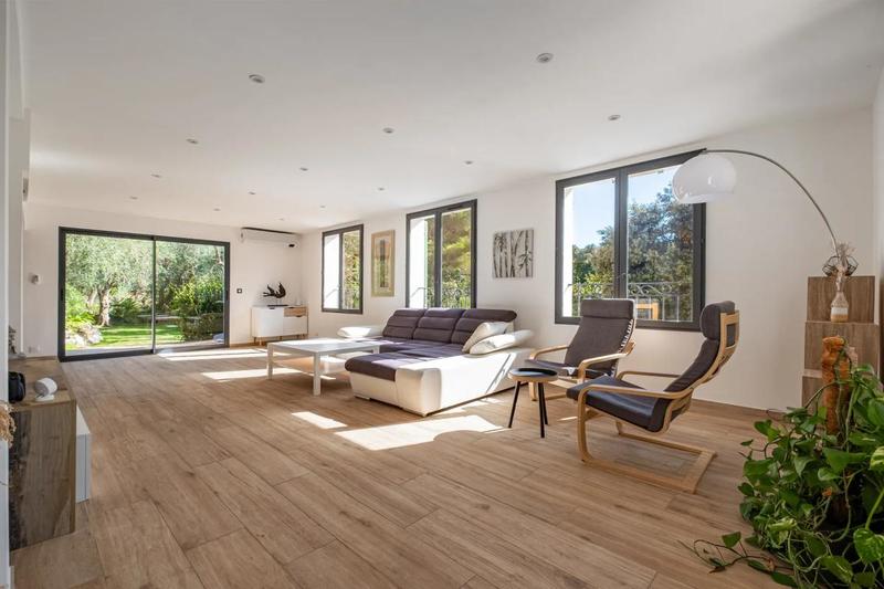 Maison - 170 m² - 5 pièces