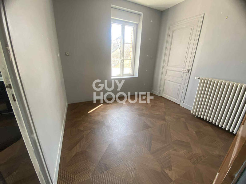 Maison - 240 m² - 12 pièces