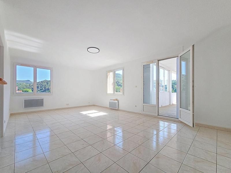 Appartement - 94 m² - 4 pièces