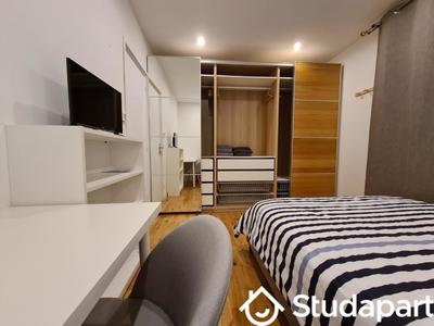 Chambre - 12 m² - 1 pièce