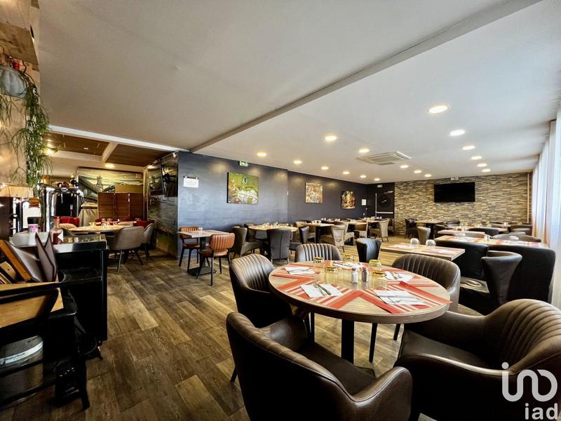 Local commercial - 305 m²