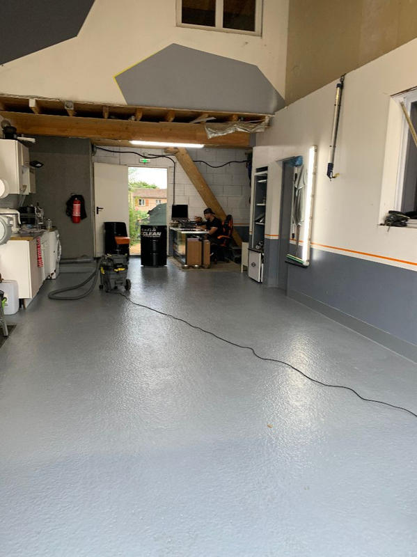 Magasins - 98 m² - 2 pièces