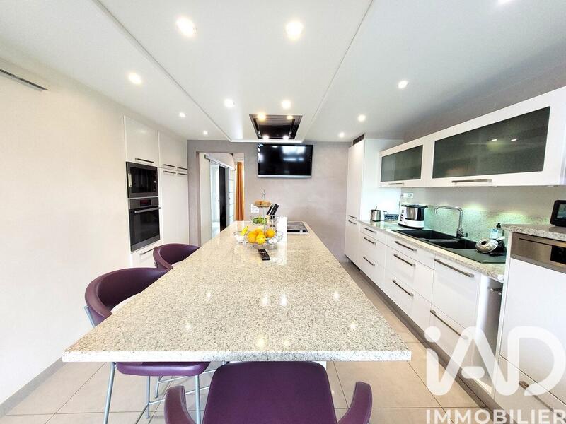 Maison - 179 m² - 6 pièces