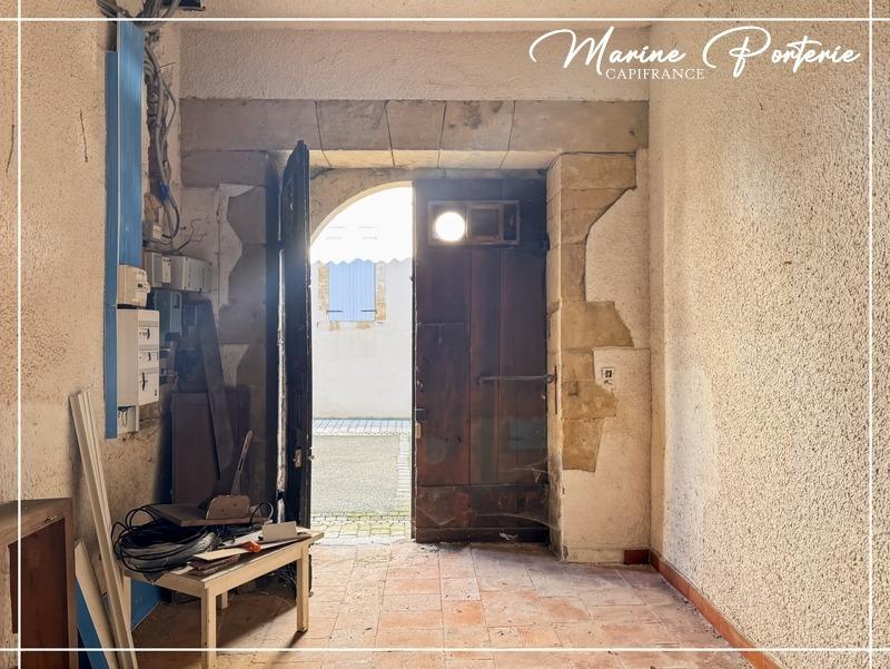 Maison traditionnelle - 420 m² - 13 pièces