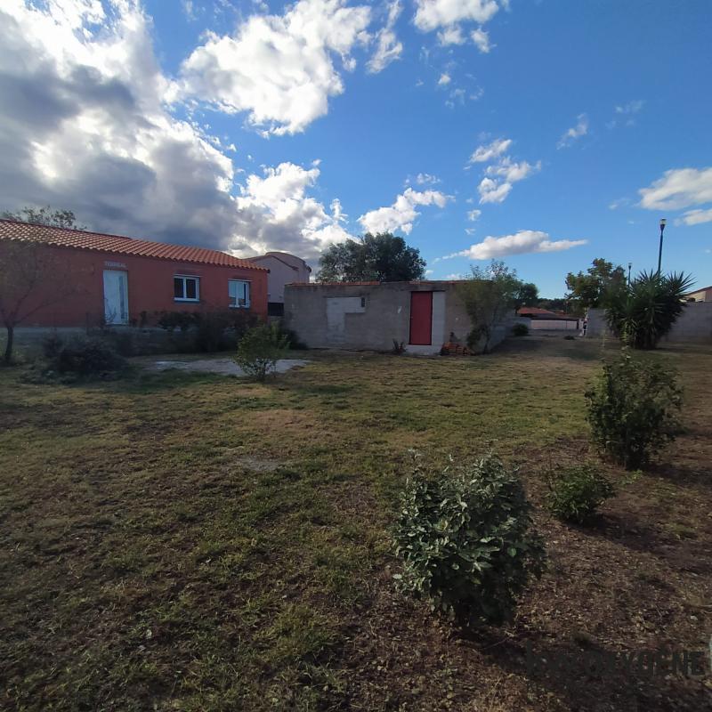 Terrain constructible - 303 m²