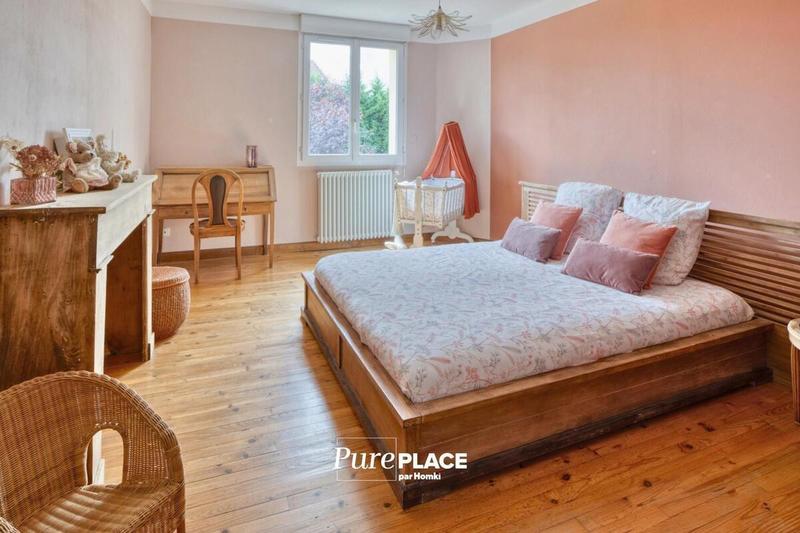 Demeure - 390 m² - 7 pièces