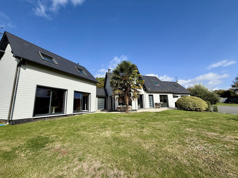 Maison contemporaine - 142 m² - 7 pièces