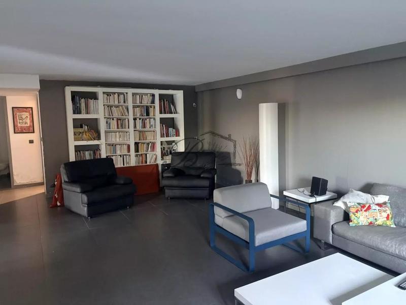 Villa - 250 m² - 5 pièces