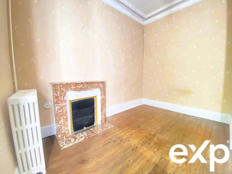 Maison - 215 m² - 11 pièces