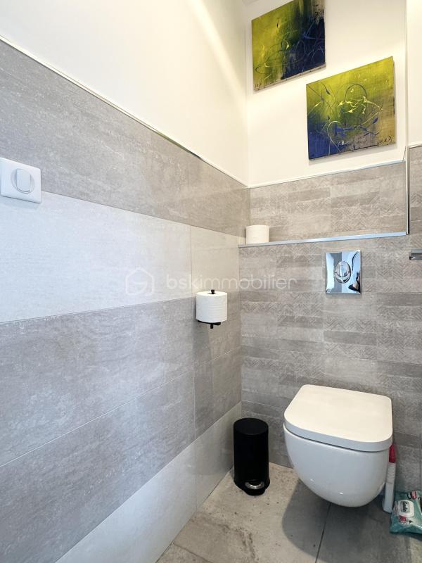 Pavillon - 200 m² - 7 pièces