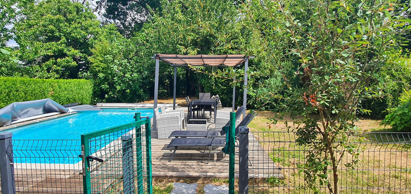 Maison - 212 m² - 7 pièces