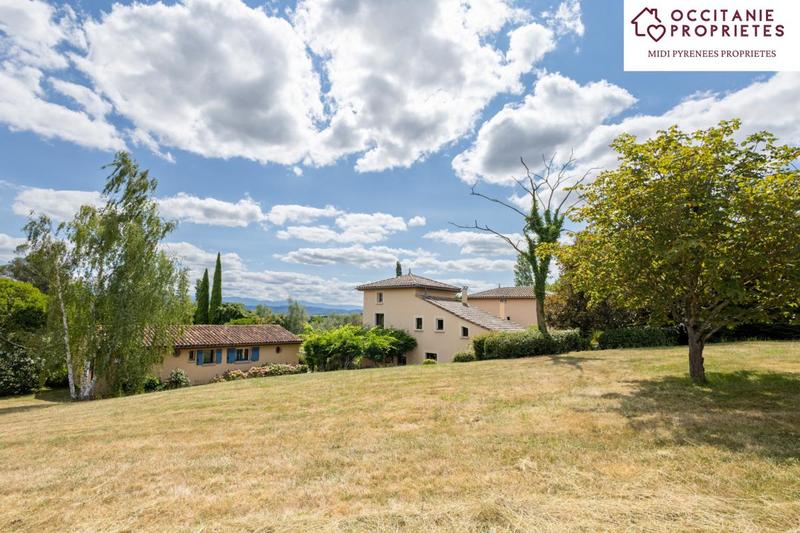 Demeure - 304 m² - 10 pièces