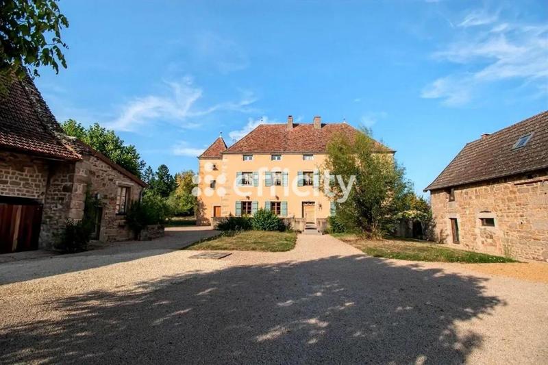 Maison - 480 m² - 13 pièces