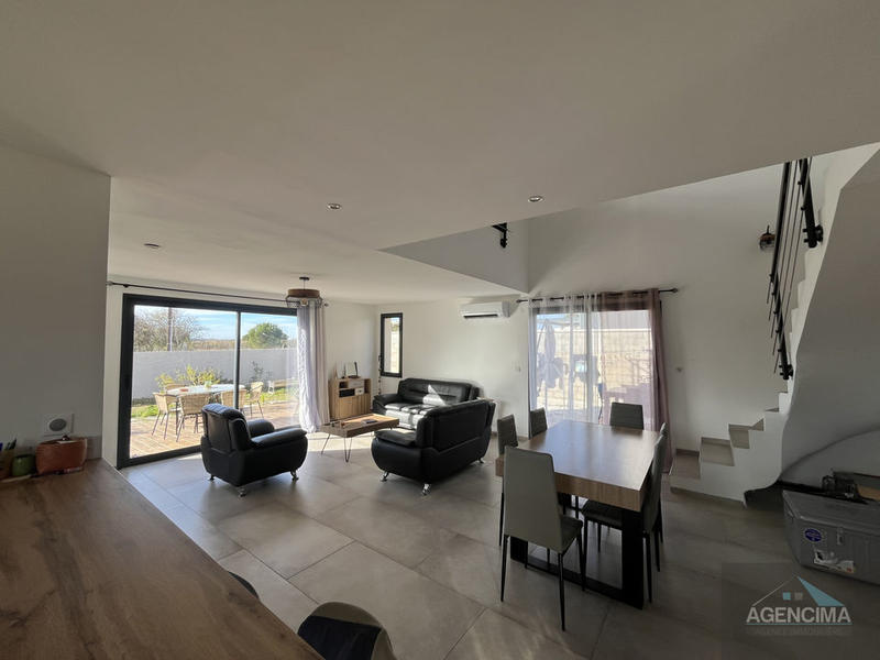 Propriété - 190 m² - 9 pièces