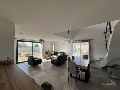 Propriété - 190 m² - 9 pièces