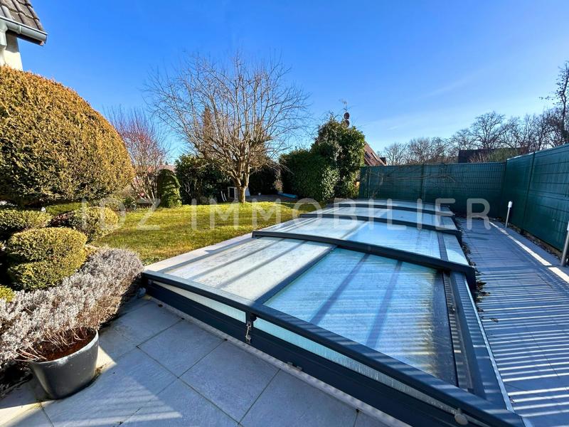 Villa - 221 m² - 6 pièces