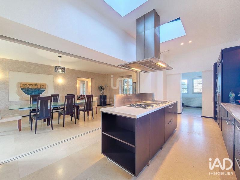 Maison - 600 m² - 14 pièces