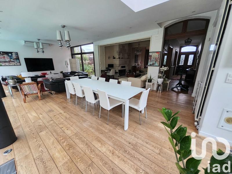 Maison - 315 m² - 11 pièces