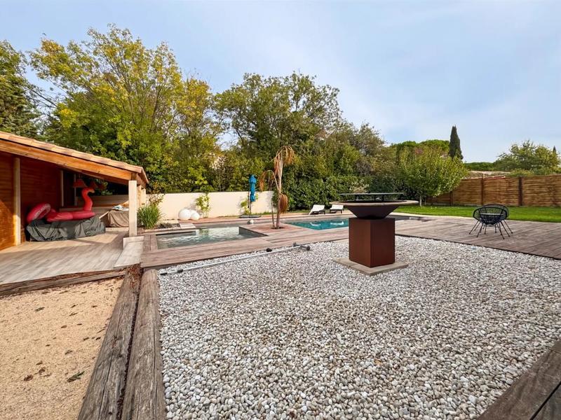 Maison - 236 m² - 7 pièces