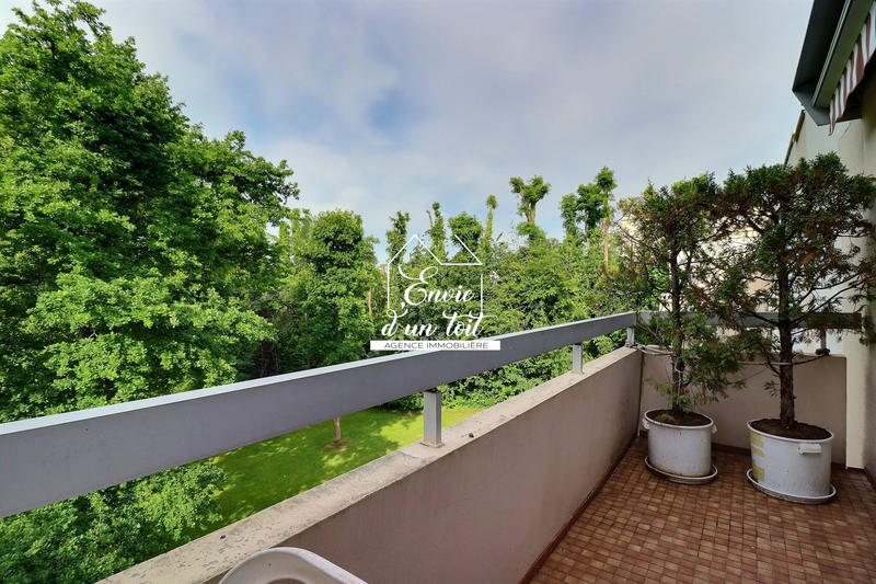 Appartement - 100 m² - 4 pièces