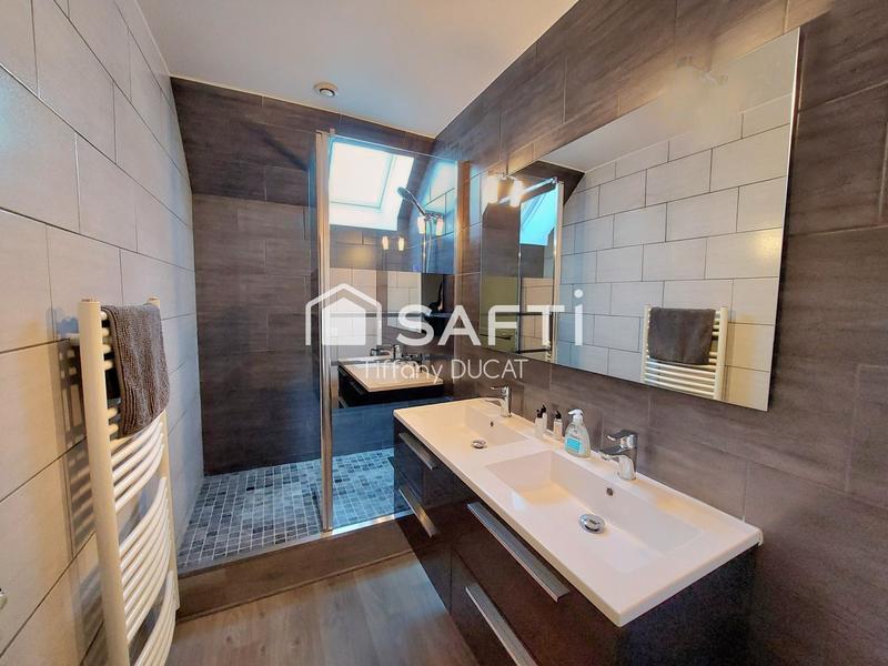 Maison - 179 m² - 6 pièces