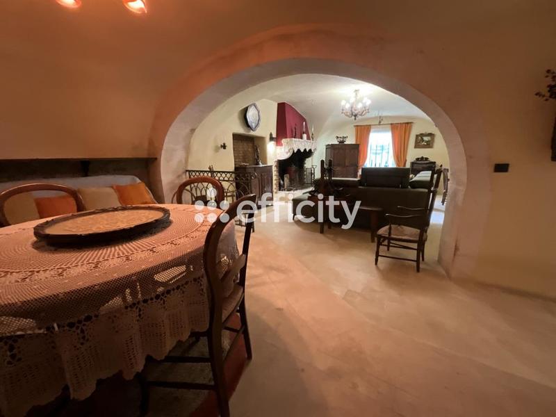 Maison - 195 m² - 10 pièces