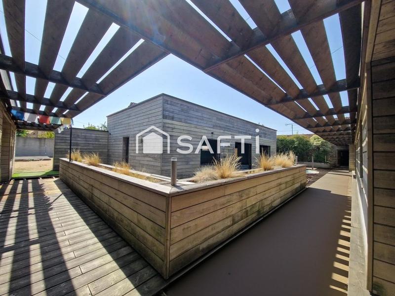 Maison - 399 m² - 17 pièces